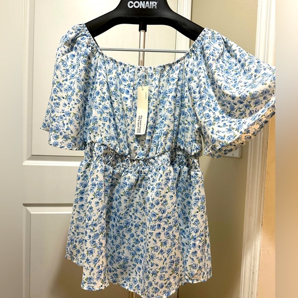 BloomChic Ditsy Floral Ruffle Sleeve Shirred Square Neck Blouse - Picture 4 of 5
